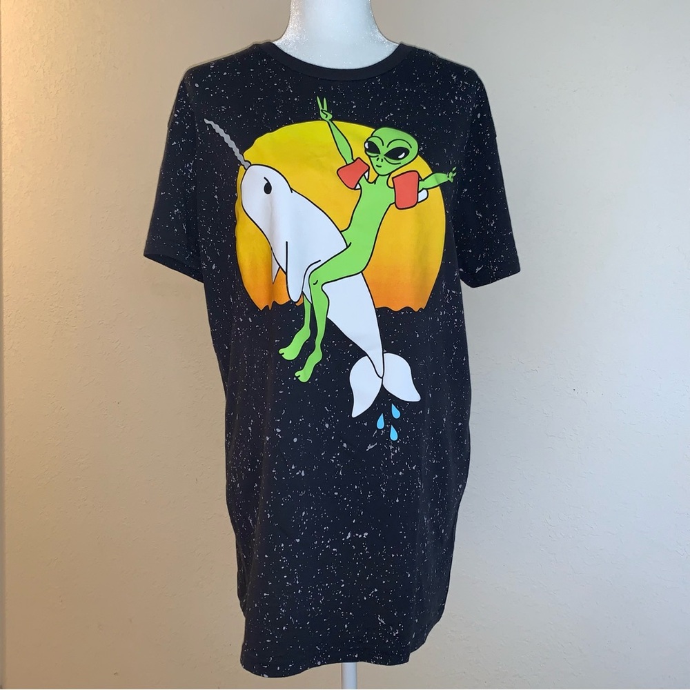Green Alien & Narwhal Starry Night Dark Charcoal Gray Short Sleeve Tee Shirt, XL